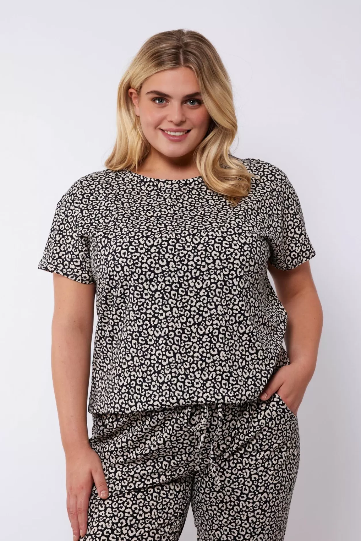 Hot Exxcellent Aafke Top