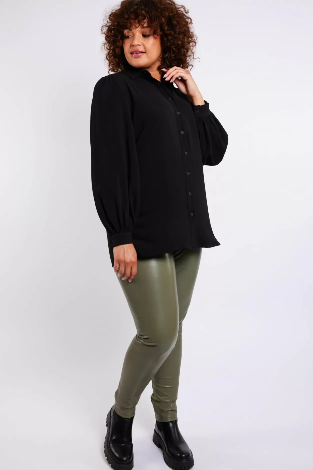 Hot Exxcellent Ada Broek