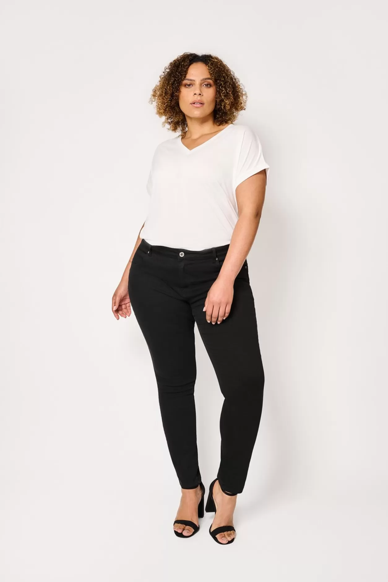 Sale Exxcellent Charlie Jeans