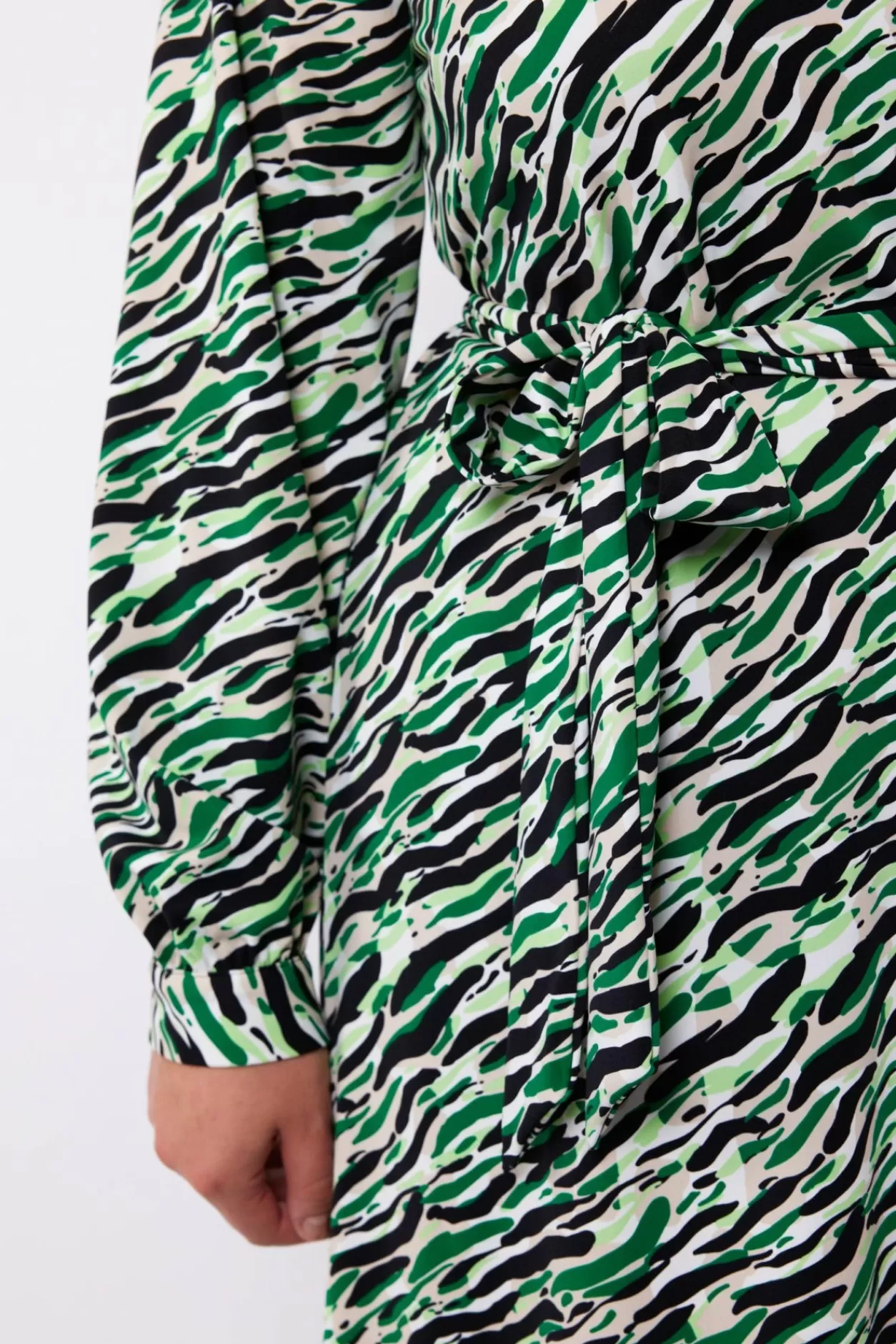 gabriela_jurk_2.webp Fashion Exxcellent Gabriela Jurk