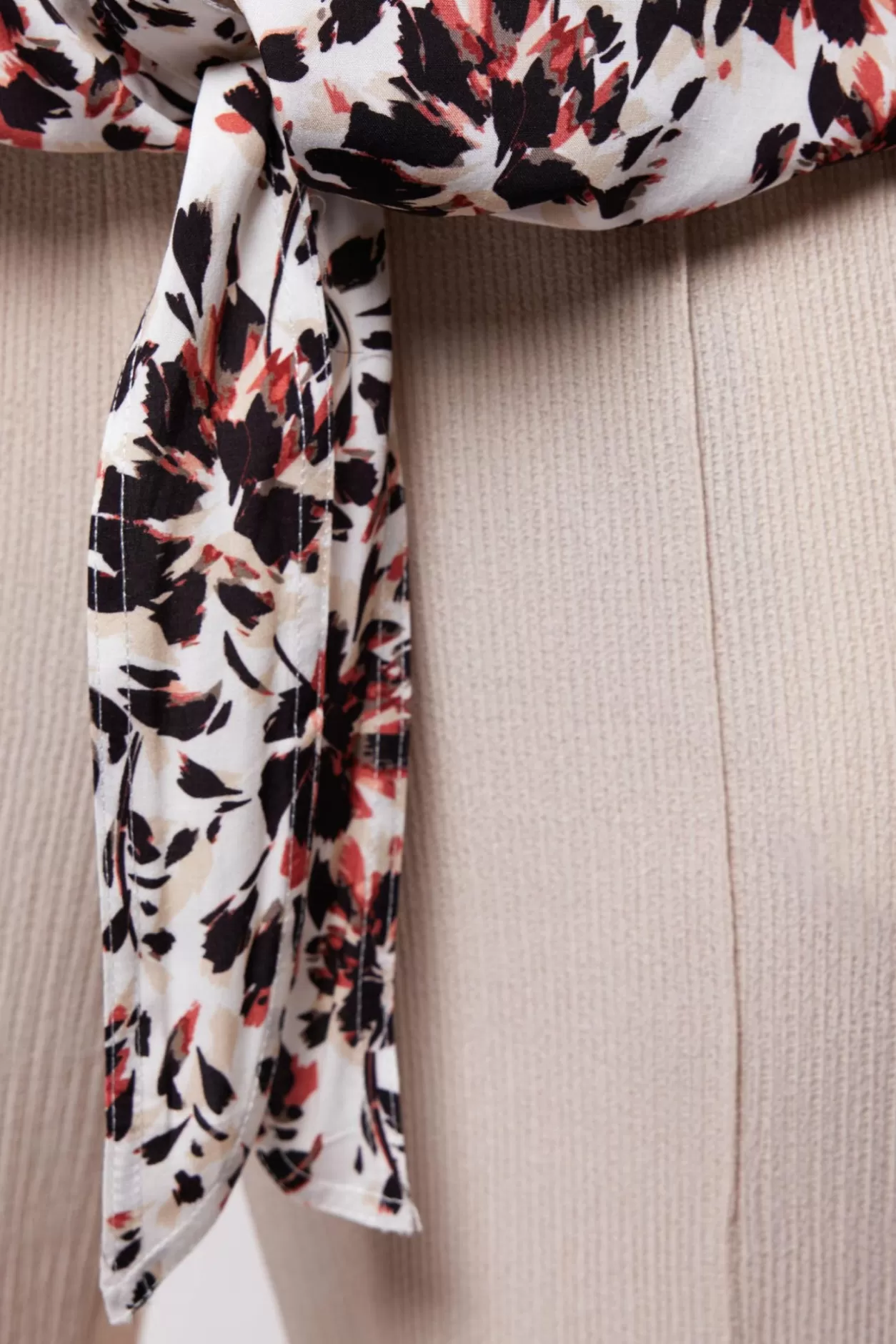 jetta_blouse_2-1.webp Cheap Exxcellent Jetta Blouse