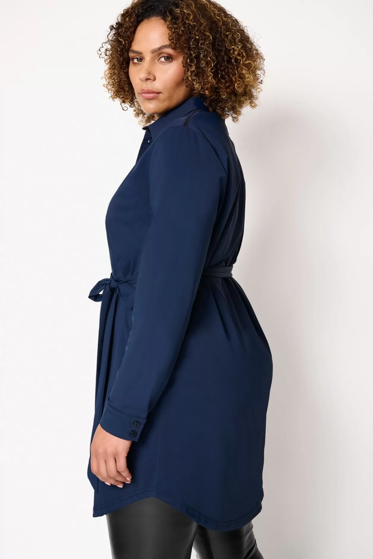 Sale Exxcellent Lisa Tuniek