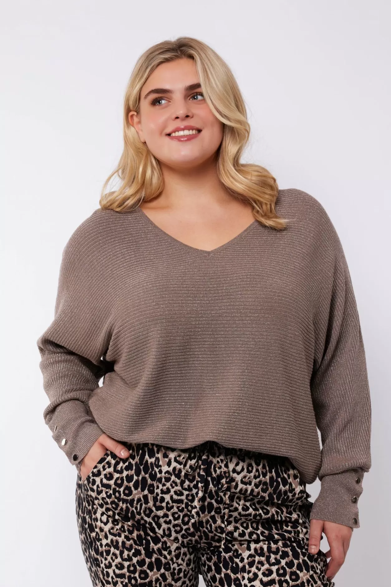 Hot Exxcellent Reva Trui