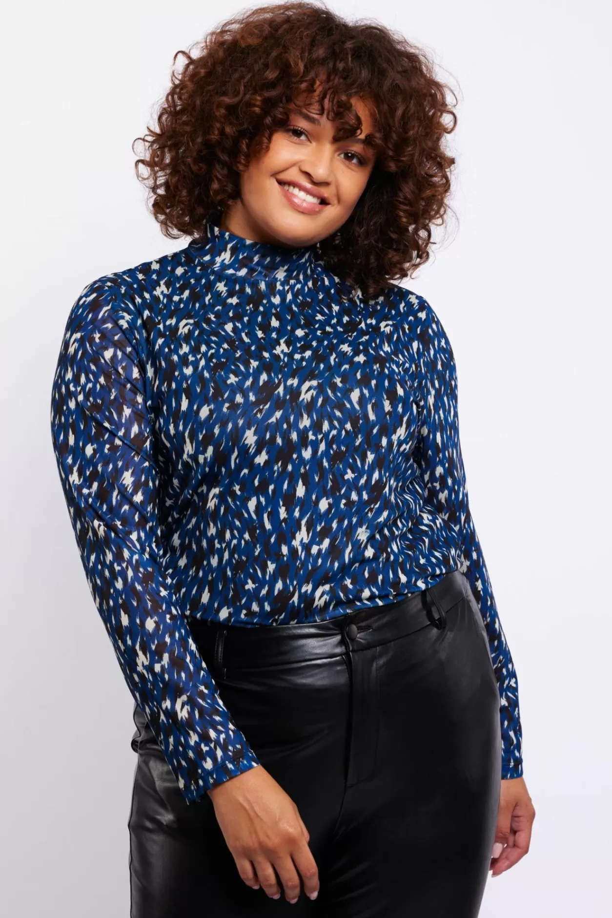 Best Exxcellent River Top