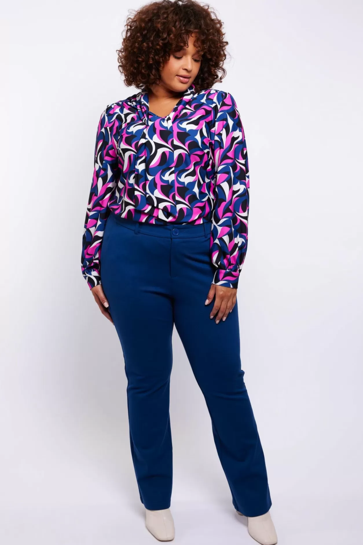 Hot Exxcellent Romy Broek