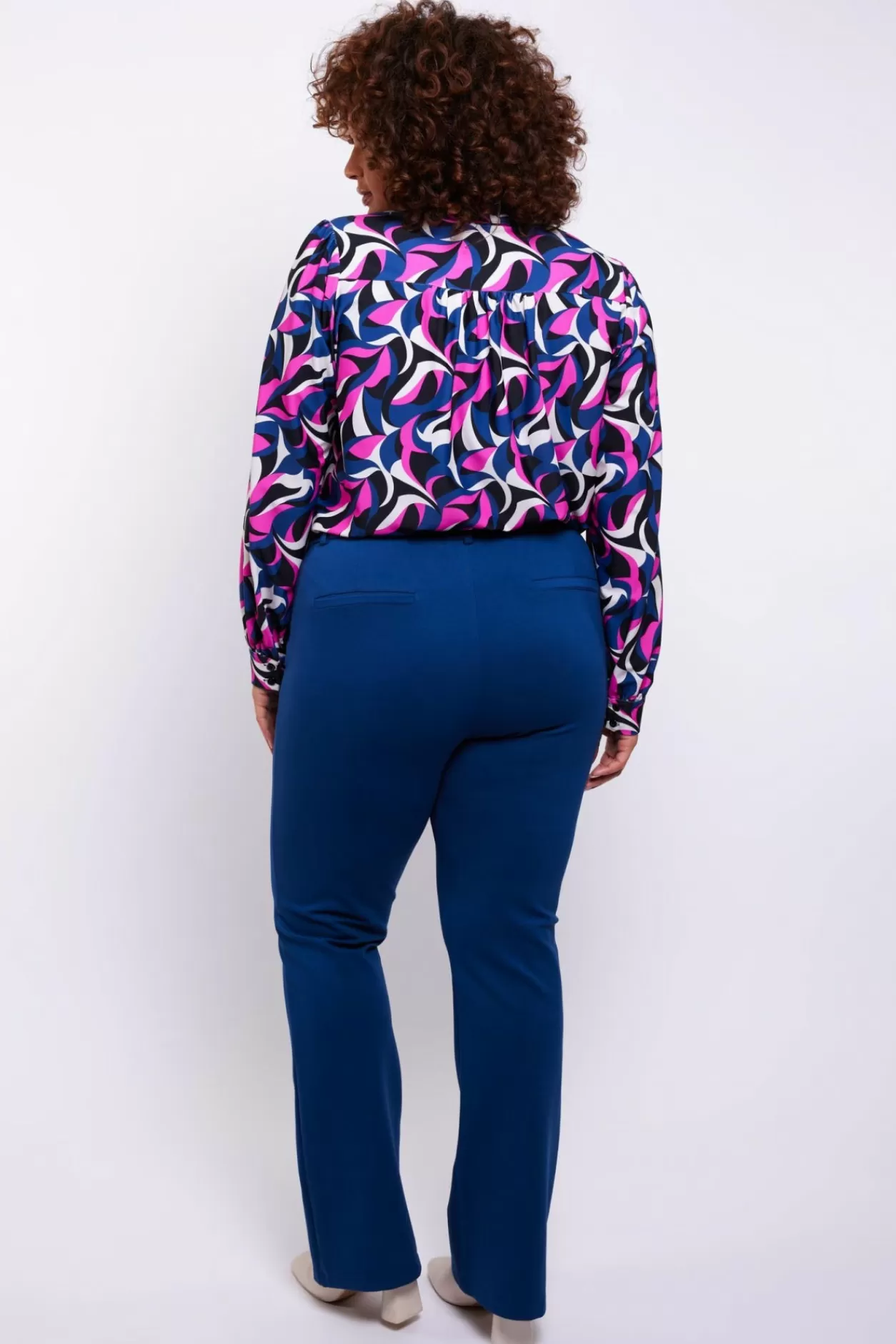 Hot Exxcellent Romy Broek