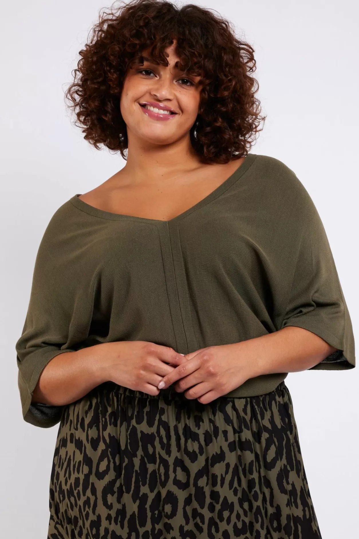 Online Exxcellent Tara Trui