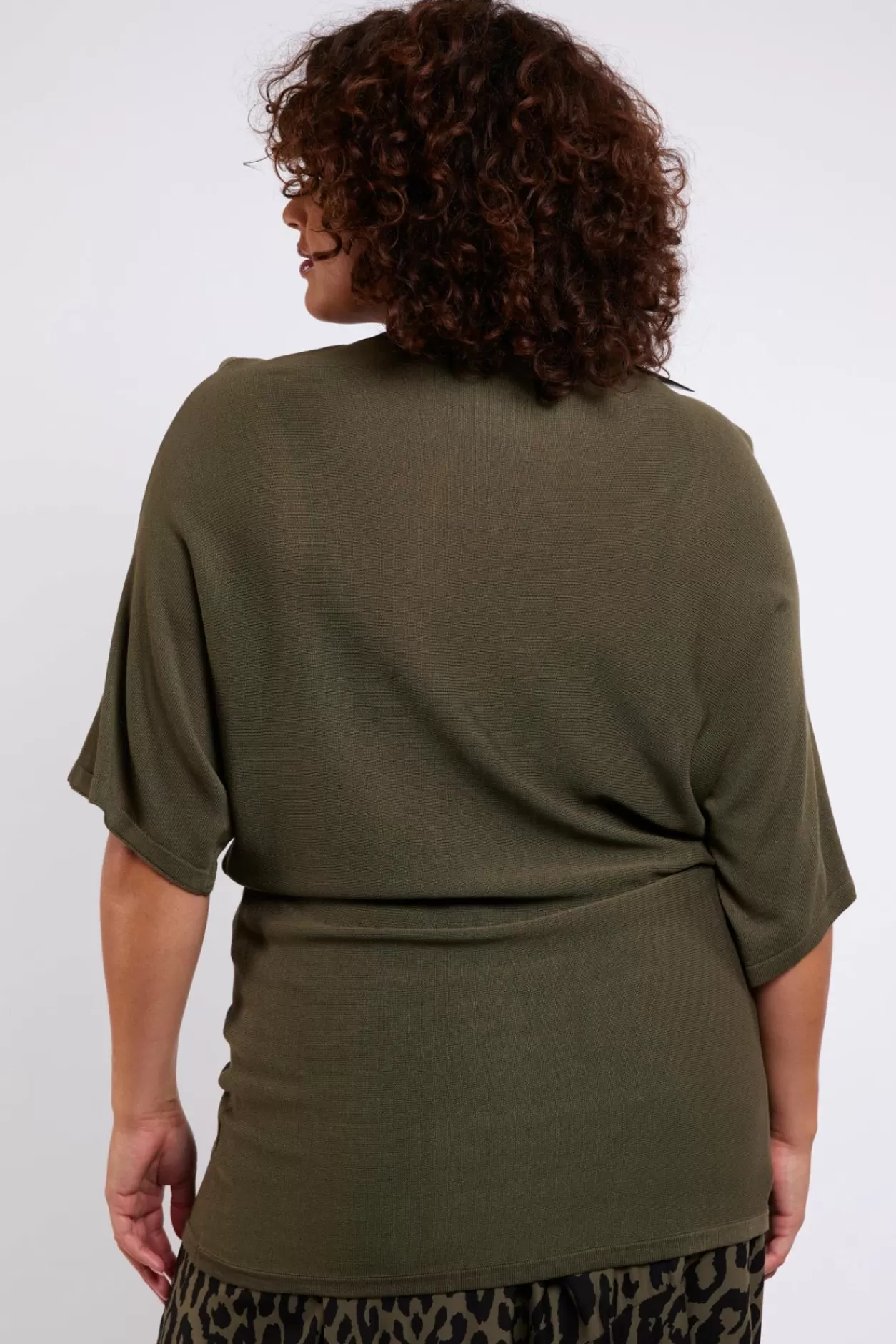 Online Exxcellent Tara Trui