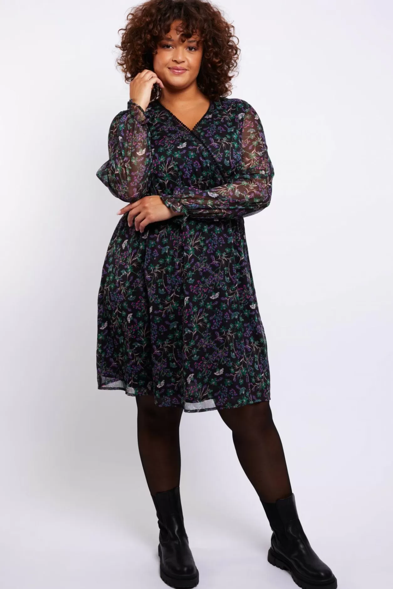 Online Exxcellent Thara Jurk