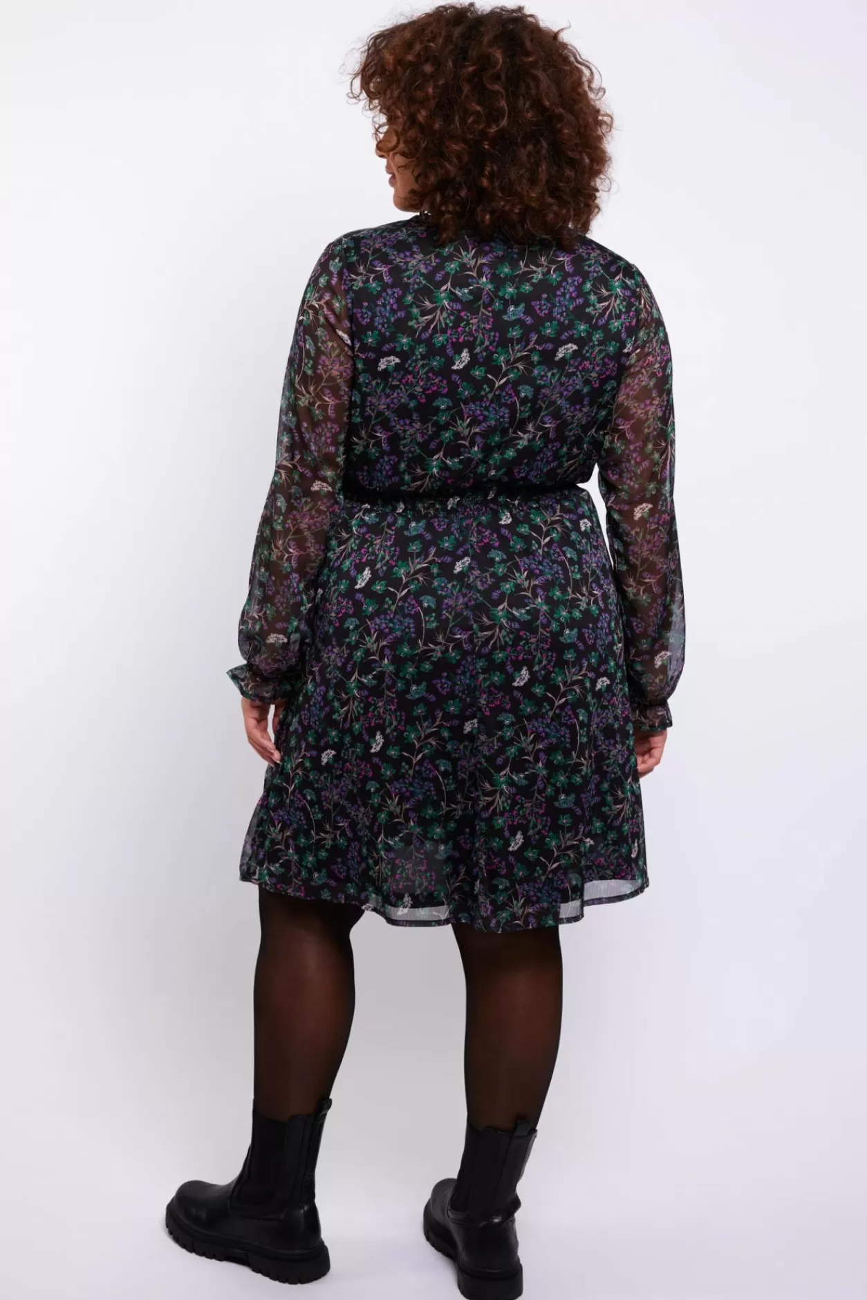 Online Exxcellent Thara Jurk