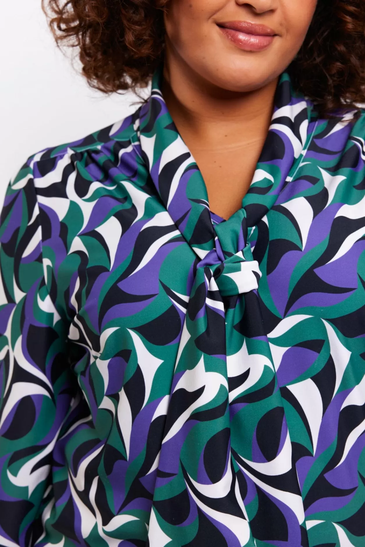 thera_blouse_2.webp Shop Exxcellent Thera Blouse