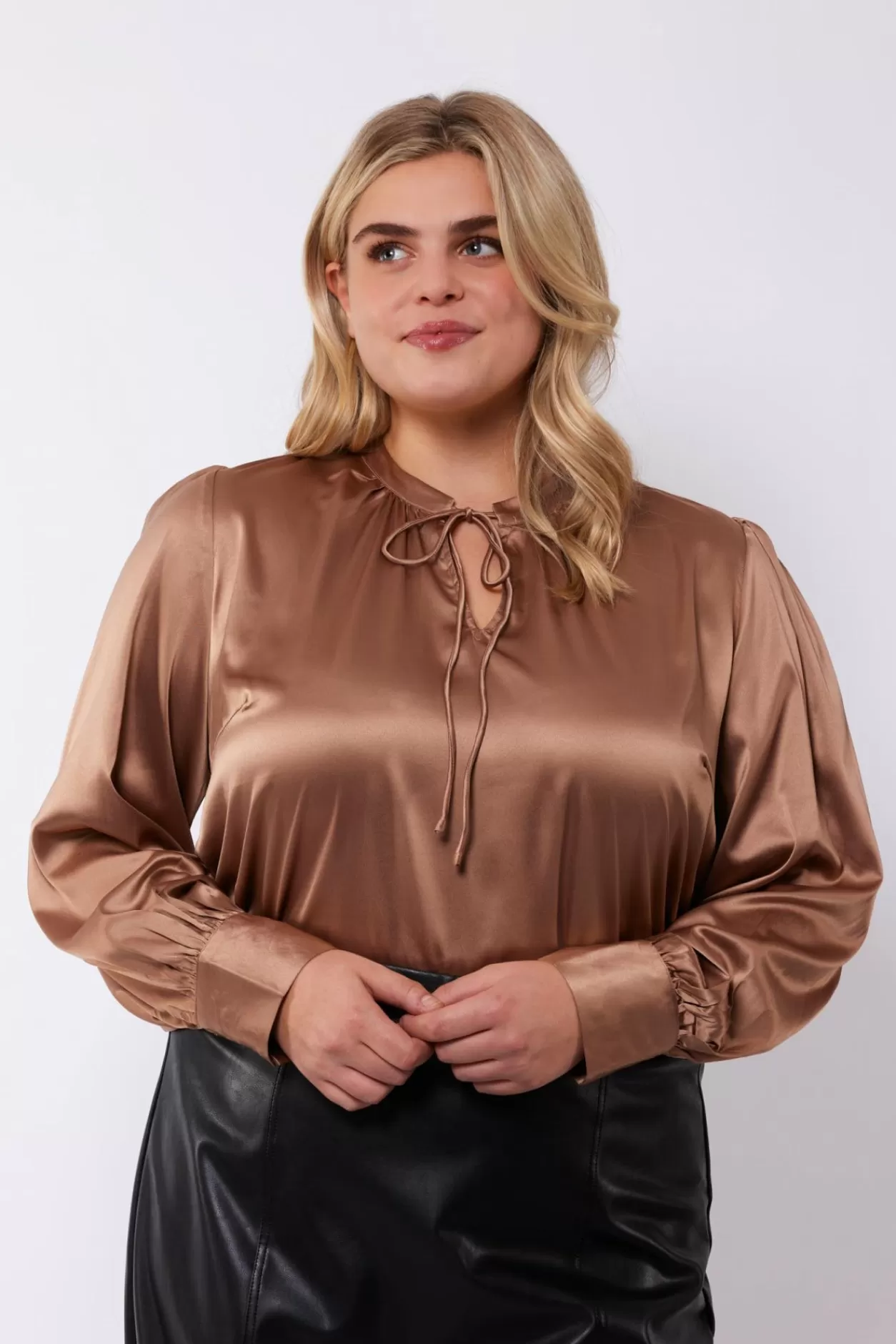 Clearance Exxcellent Valerie Blouse
