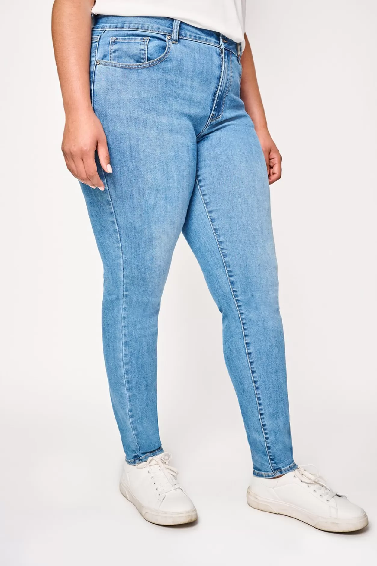 zola_jeans_3-1.webp Cheap Exxcellent Zola Jeans