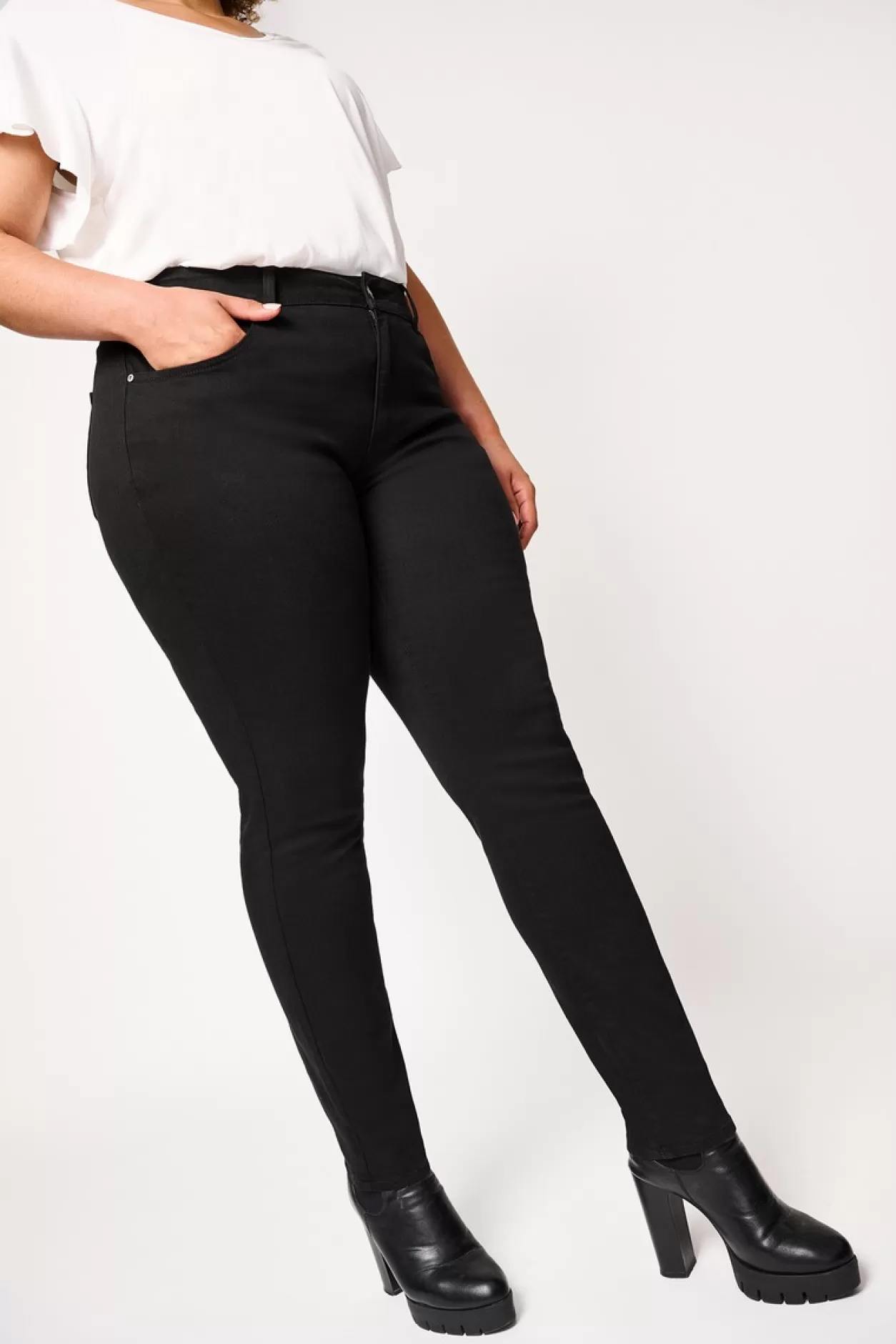 zola_jeans_3.webp Best Exxcellent Zola Jeans